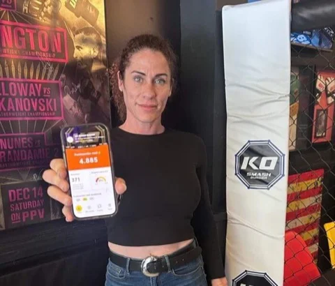 KO Smash team with the Cinquo app